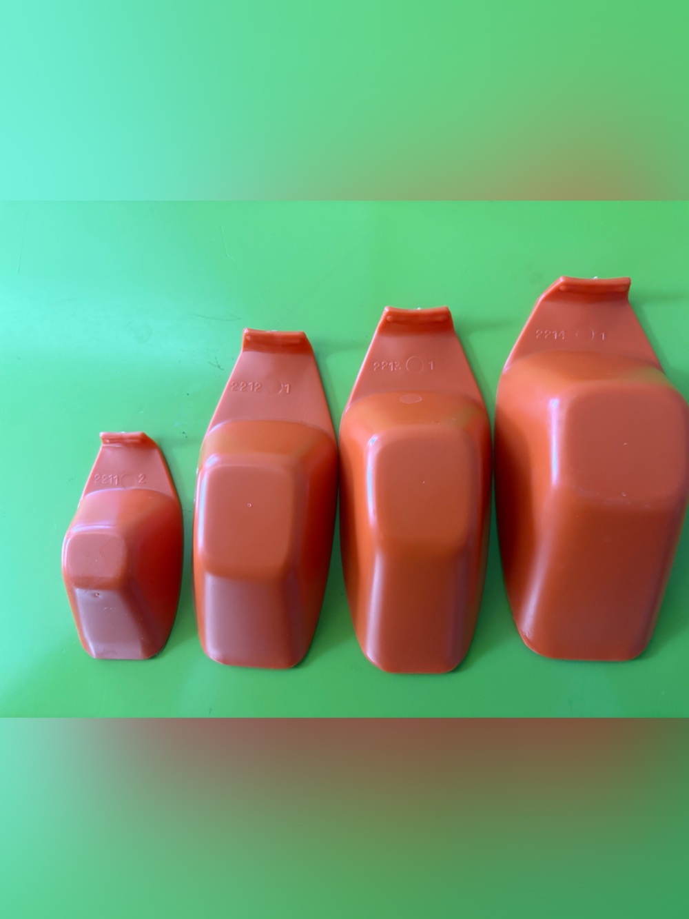 Vintage Rubbermaid Nesting Measuring Cups #2211-2214 Orange Mid Century Modern - Picture 5 of 7